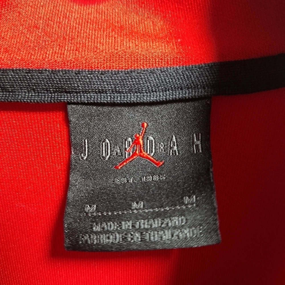 A vintage Air Jordan men's jacket in a size medium. Pre-loved in great condition